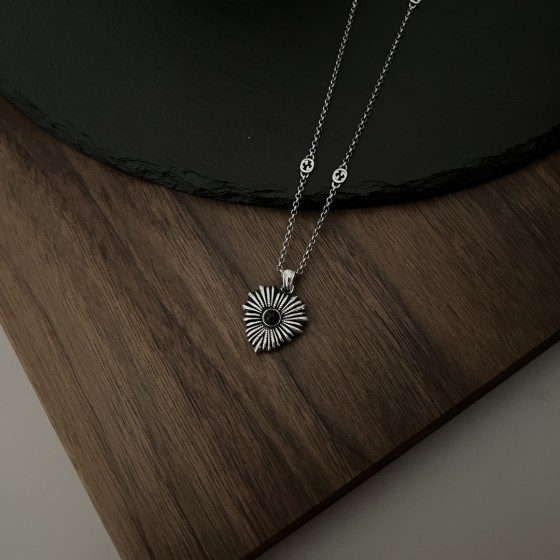 𝐆𝐮𝐜𝐜𝐢 925 Sterling Silver Interlocking Double G Black Shell Heart Necklace