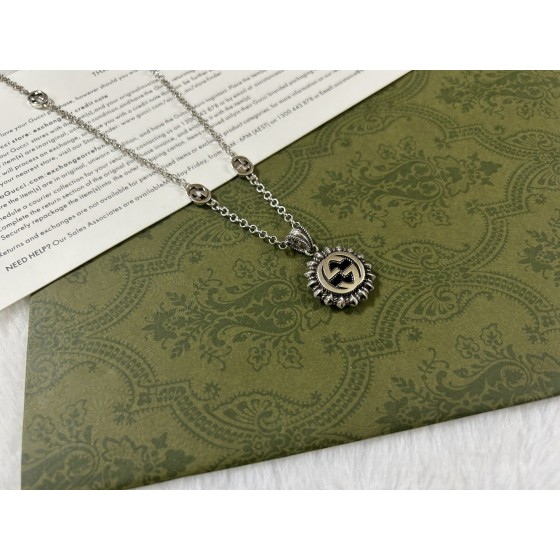 𝐆𝐮𝐜𝐜𝐢 Double G Sunflower Necklace