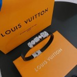Louis Vuitton Cowhide bracelet, couple's style, length 22cm, adjustable and changeable