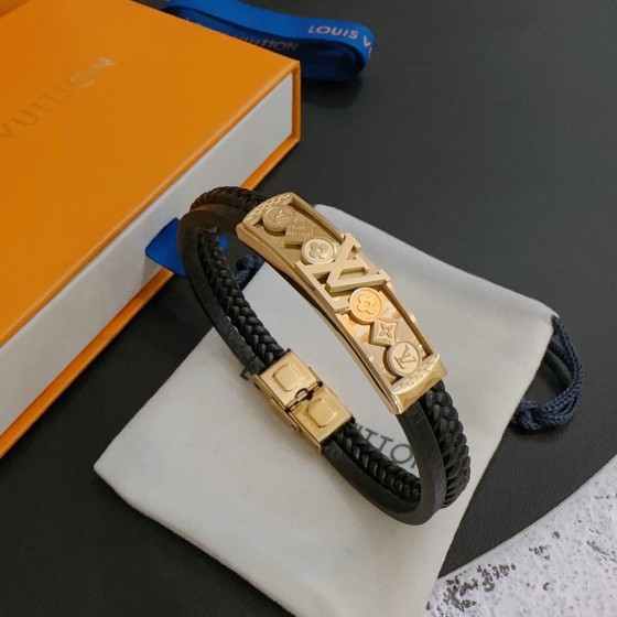 Louis Vuitton Cowhide bracelet, couple's style, length 22cm, adjustable and changeable