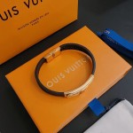 Louis Vuitton Cowhide bracelet, couple's style, length 22cm, adjustable and changeable