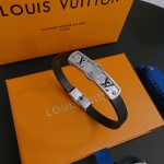 Louis Vuitton Cowhide bracelet, couple's style, length 22cm, adjustable and changeable