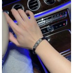 Louis Vuitton Cowhide bracelet, couple's style, length 22cm, adjustable and changeable