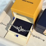 Louis Vuitton Four-leaf clover bracelet in platinum and sterling silver