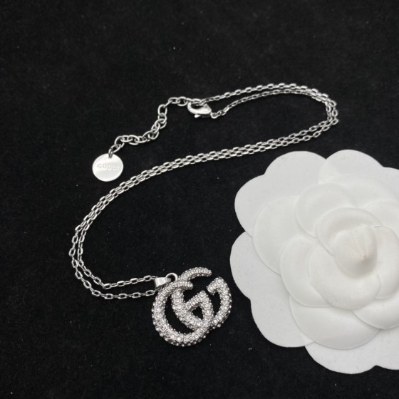 𝐆𝐮𝐜𝐜𝐢 Double G diamond-studded all-match necklace