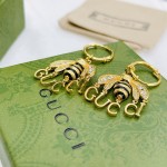 𝐆𝐮𝐜𝐜𝐢 new bee letter earrings