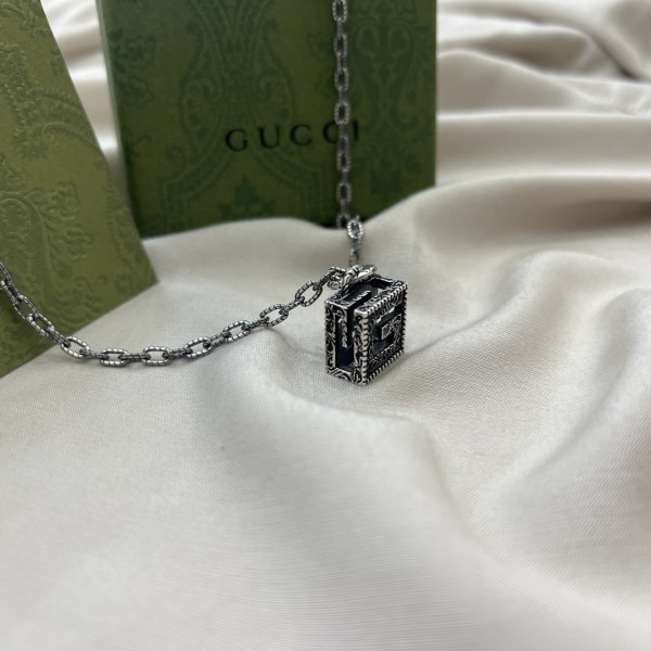 𝐆𝐮𝐜𝐜𝐢 925 Sterling Silver Square G Cutout Pendant Necklace