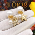 Dior star 🌟 diamond size pearl earrings
