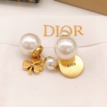 Dior Clover Letter Size Bead Stud Earrings