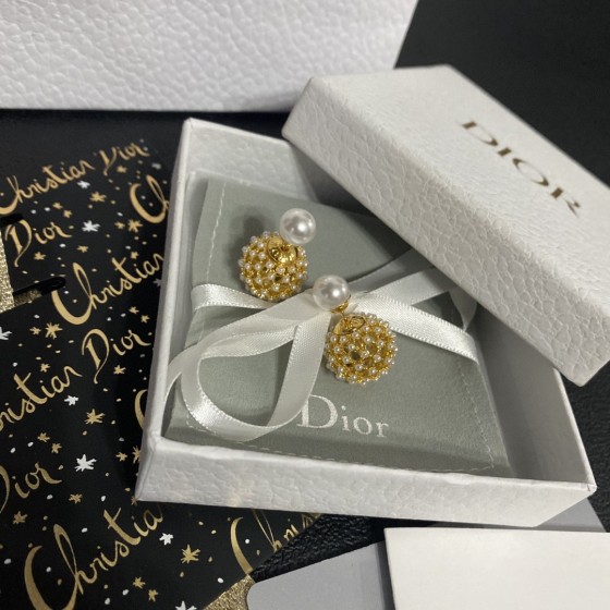 Dior Letter Size Baby's Breath Rice Bead Stud Earrings