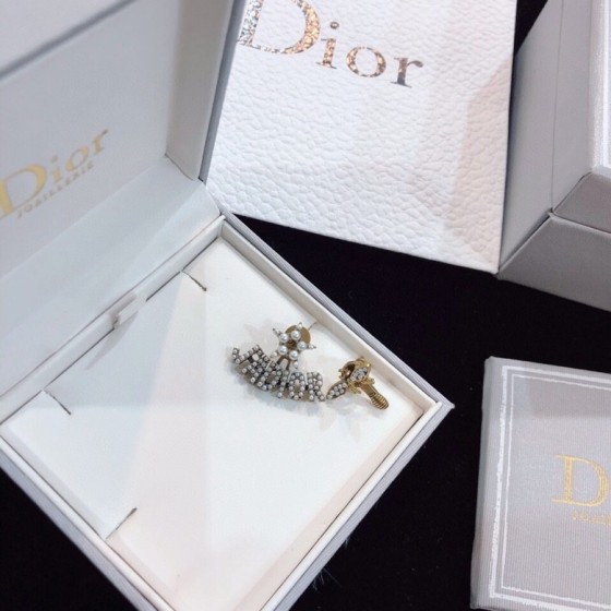 Dior CD letter JADIOR asymmetric stud earrings