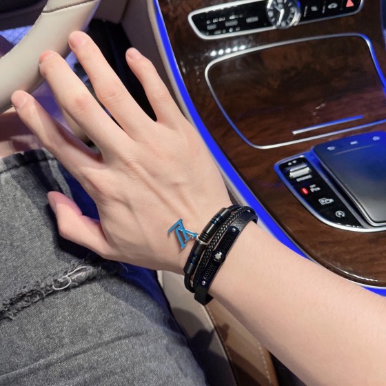 Louis Vuitton cowhide cord bracelet, same style as the couple