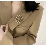 Dior brooch