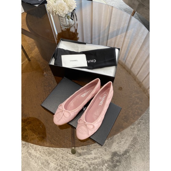 CHANEL ballerinas are timeless classics. Stay elegant Imported water-dyed sheepskin