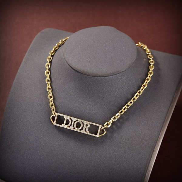 Dior necklace