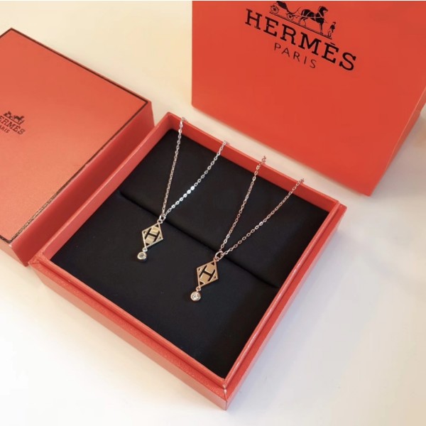 Hermes necklace