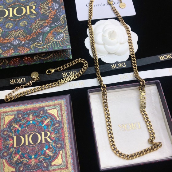 Dior necklace