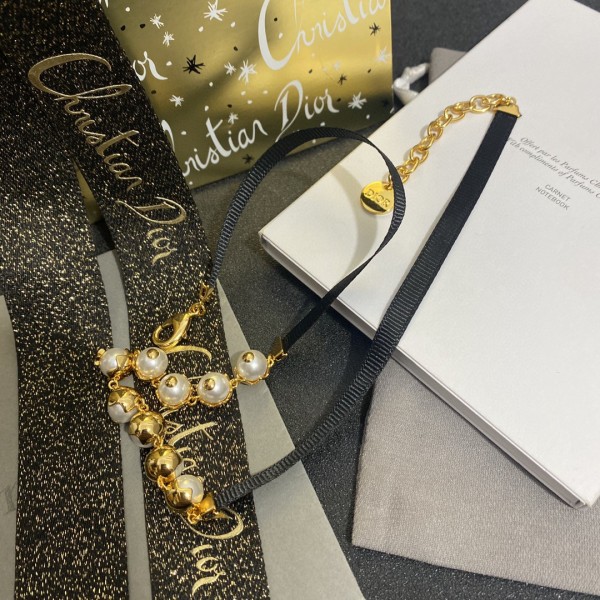 Dior necklace