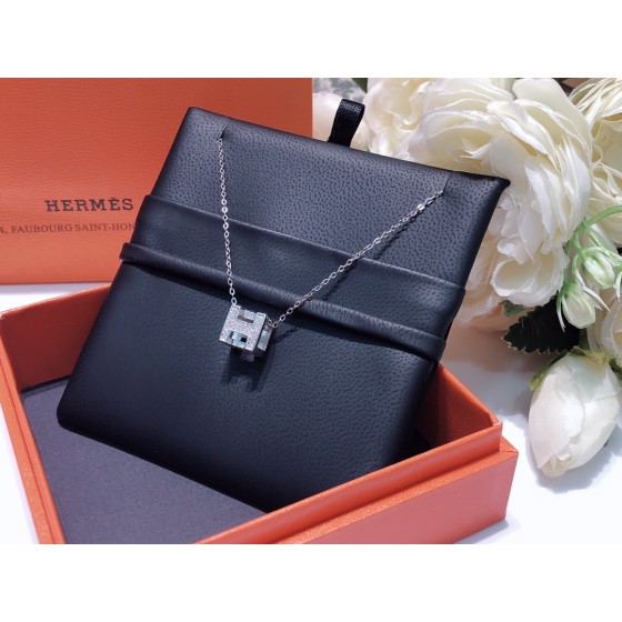 Hermes necklace