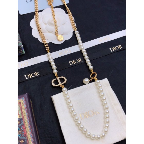 Dior necklace