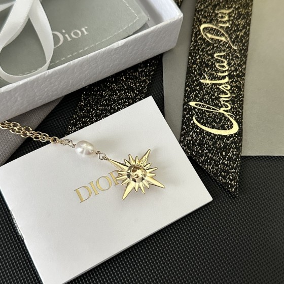 Dior necklace
