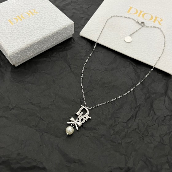 Dior necklace