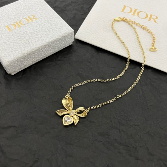 Dior necklace