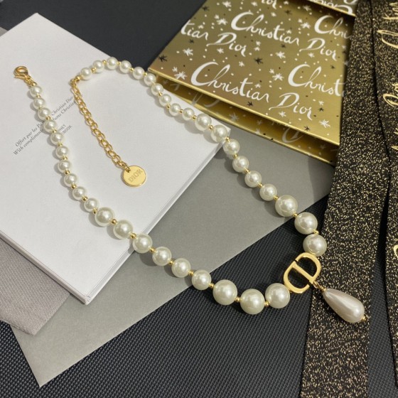 Dior necklace