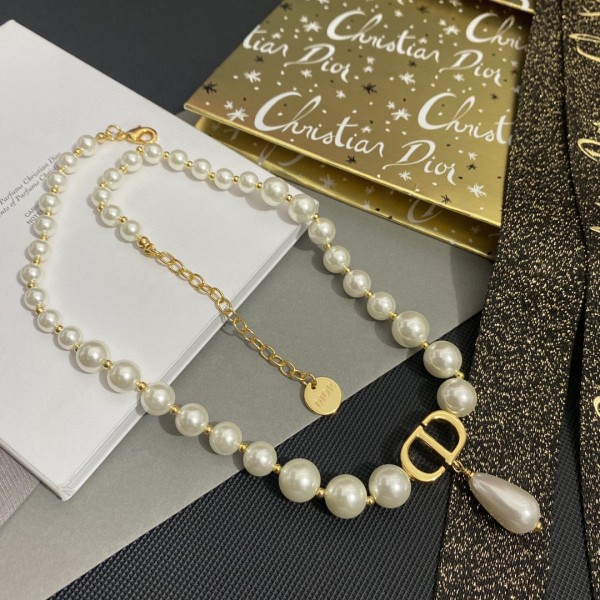 Dior necklace