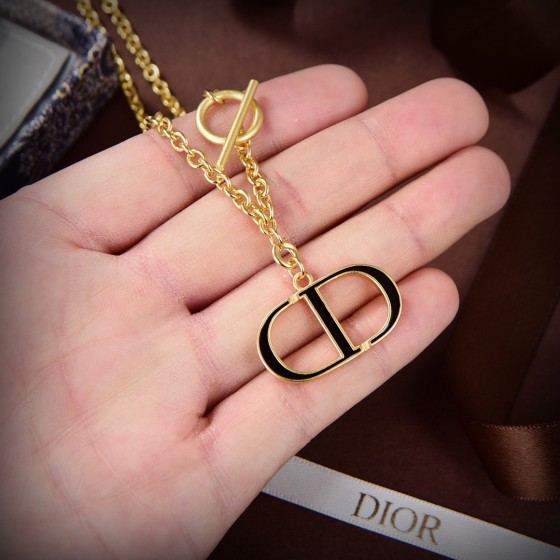 Dior necklace