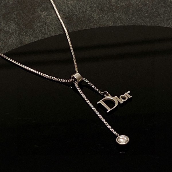 Dior necklace