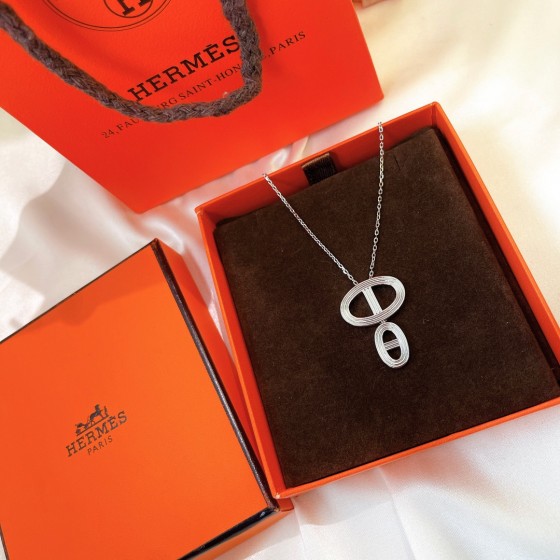 Hermes necklace