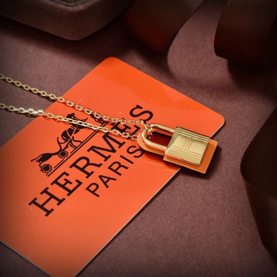 Hermes necklace