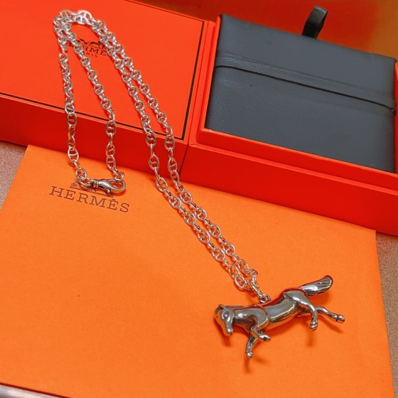 Hermes necklace