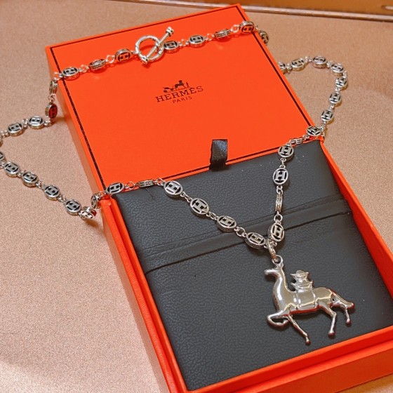 Hermes necklace