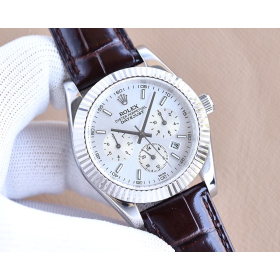 Rolex . The bezel adopts 48 Slovak diamonds