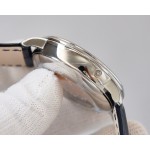 Blancpain - This functional watch comes from the classic Blancpain collection