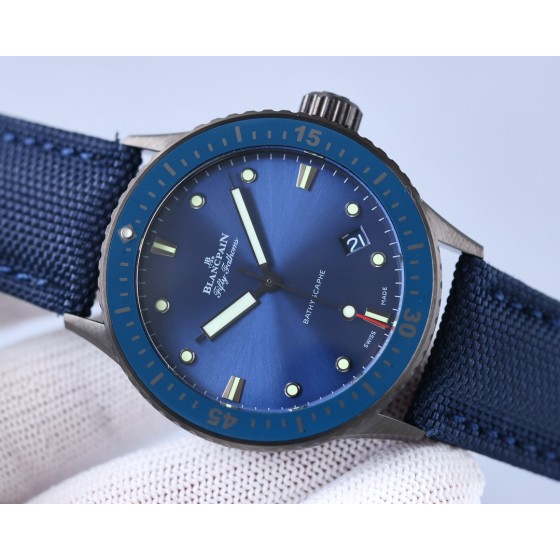 Blancpain - This functional watch comes from the classic Blancpain collection