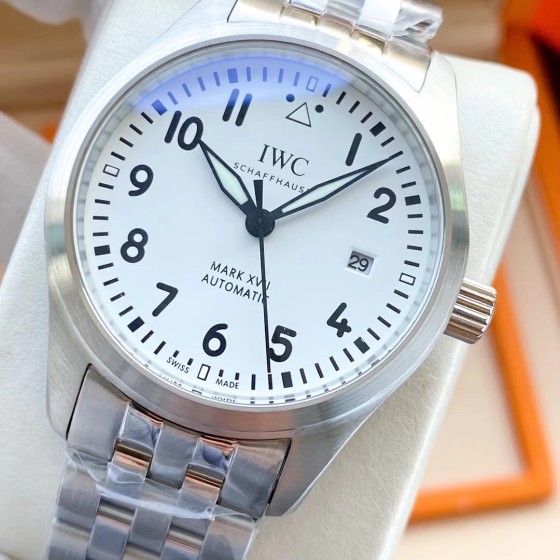 IWC- Pilot's Watch Mark XVIII Heritage with automatic mechanism imported from Asia