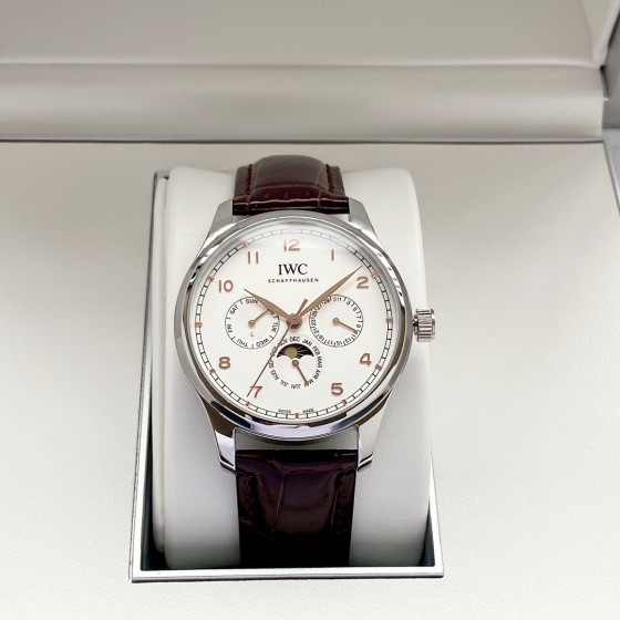 IWC- Vanguard - Men's Watch Mechanical Automatic Movement Mineralized Glass 316L Stainless Steel Case