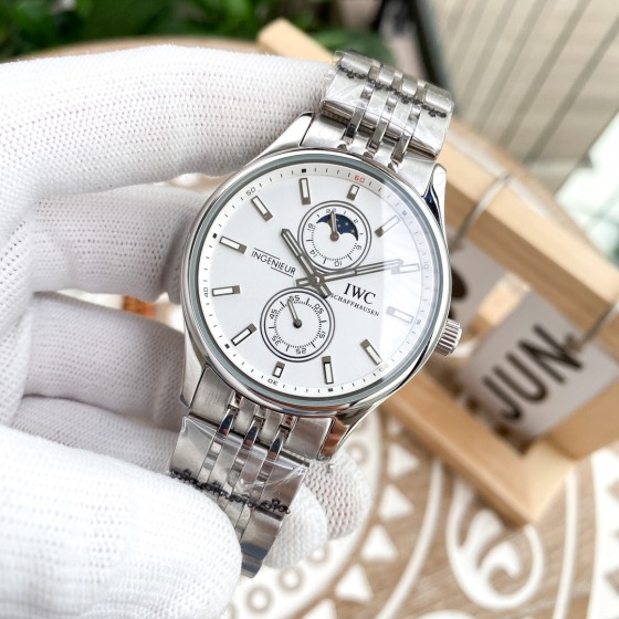 IWC- Fine men's watches Fully automatic mechanical movement, top 316 steel case and strap