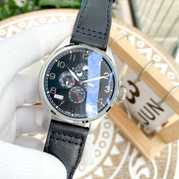 IWC- Fine men's watches Fully automatic mechanical movement, top 316 steel case and strap