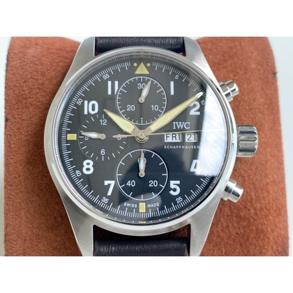 IWC- IWC 3777 Pilot's Watch Chronograph, movement synchronized with the original, anti-glare blue coating on both sides