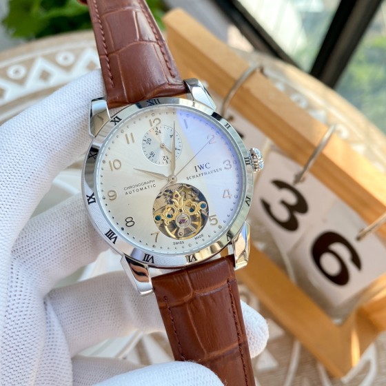 IWC- Fine men's watches Fully automatic mechanical movement, top 316 steel case and strap