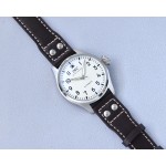 IWC- Presented in a purer design Built-in automatic mechanical movement