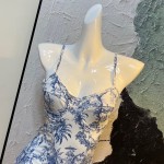 迪奥吊带聚拢连体泳衣