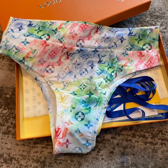 Louis Vuitton New Two-Piece Swimsuit Three-Piece Set