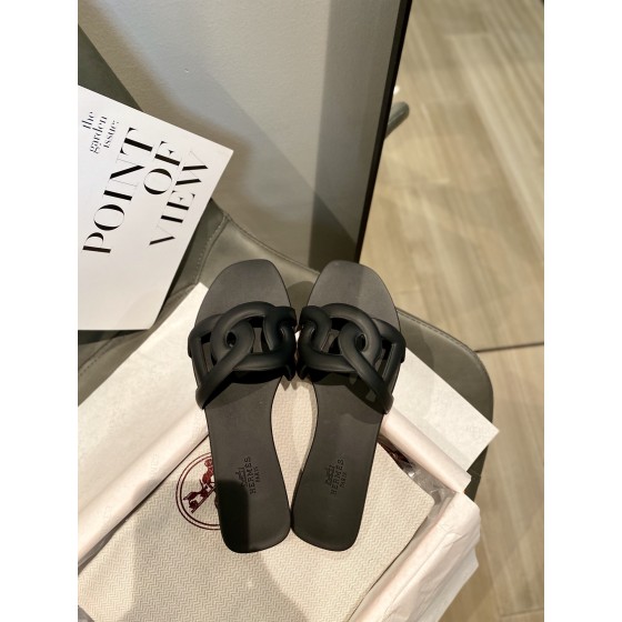 Hermes Pig Nose Classic Slippers