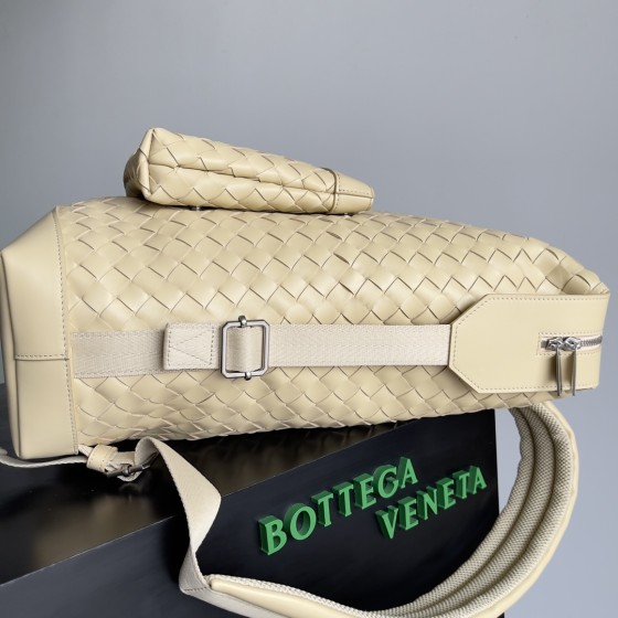 Bottega Veneta BV Woven Shoulder Bag Oatmeal #653118