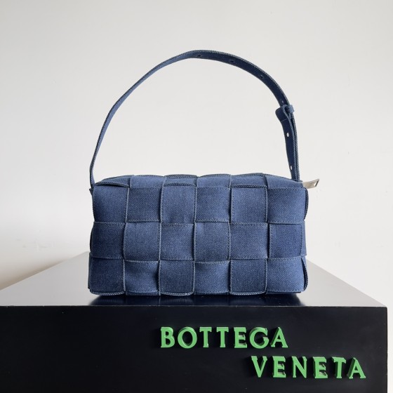 Bottega Veneta BV New six compartment underarm bag #709360